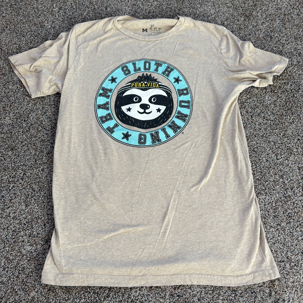 Sloth Running Team Graphic Tee - Beige with Teal & Black size medium